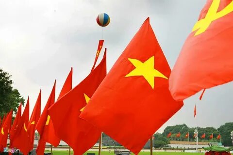 Hotspot Matrix và Gái Pháp mê tít 2 kiểu váy xinh như thơ, diện từ hè năm này sang năm